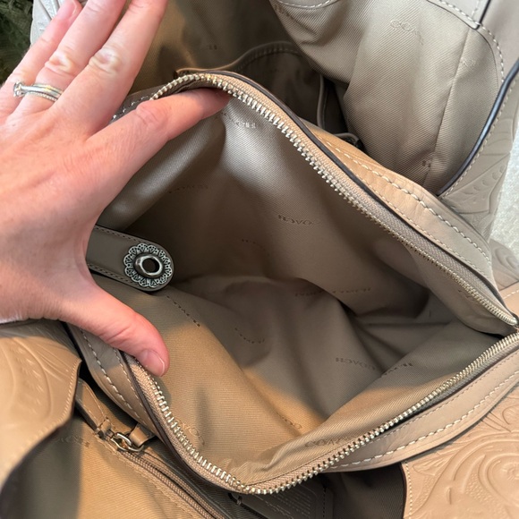 Coach Edie Shoulder Bag 31 with Tea Rose Tooling - Picture 12 of 16